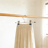 Cintres en métal gain de place pour vêtements, manteaux, jeans, pantalons, jupes avec pinces antidérapantes réglables – Vente en gros
