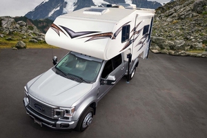 Camioneta <span class=keywords><strong>Camper</strong></span> 4x4 de Expedición 2025 Directo de Fábrica, Fabricada en Fibra de Vidrio con Cocina y Baño, en Venta - Product Image 2