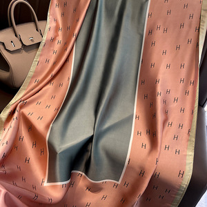 All'ingrosso 180*86cm morbido setoso abito da sera per le donne avvolge scialli di lusso Designer a scacchi con motivo stampato a scacchi sciarpe di seta - Product Image 3