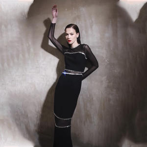 नई काली पोशाक 2025 सरासर मेष पट्टी की पोशाक के साथ महिलाओं के लिए नई काली पोशाक पोशाक, महिलाओं के लिए लंबी प्रोम पोशाक - Product Image 1