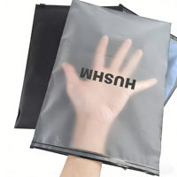Kostenlose Muster Kundenspezifisch Bedruckte Logo T-Shirt Plastikverpackung Zip-Lock-Beutel Durchsichtiger Schwarzer Mattierter Reißverschlussbeutel für Kapuzenpullover