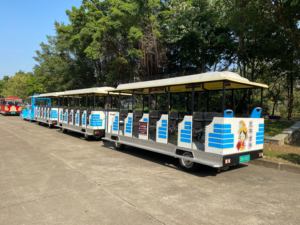 Treno Turistico Elettrico di Alta Qualità con 72 Posti e Grandi Finestre per Tour Naturalistici - Product Image 2