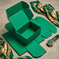 Boîte d'expédition noire en carton ondulé recyclable mat de luxe avec logo personnalisé en feuille d'or pour petites entreprises, emballage artistique et éponge