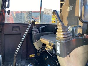 รถขุดตีนตะขาบมือสอง Caterpillar CAT 306 6 ตัน นำเข้าจากญี่ปุ่น พร้อมห้องโดยสาร ใบมีดดันดิน เหมาะสำหรับงานฟาร์มและไซต์ก่อสร้าง - Product Image 4