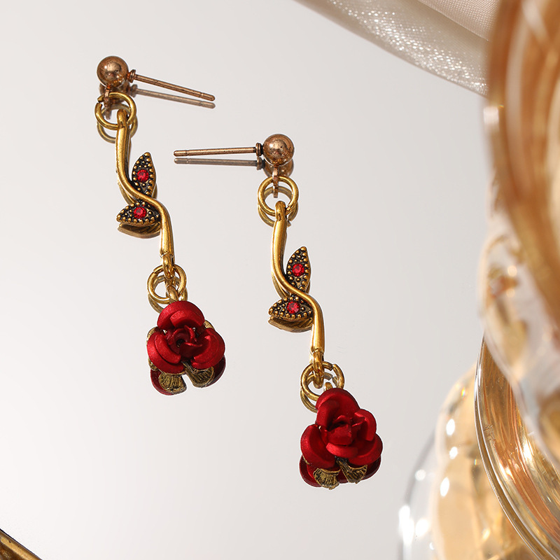 Fashion Vintage French Rose Blossoms Necklace Set Red Rose  display picture 1