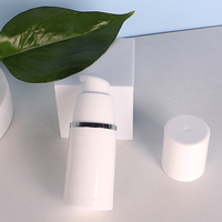 Spot de gros 15ml 30ml 50ml Fine PP blanc bouteille de lotion sous vide, bouteille de lotion sans air avec fil d'argent