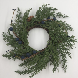 Couronne artificielle en cèdre vert de 10 pouces pour bougie, décoration de fenêtre et de maison - Product Image 5