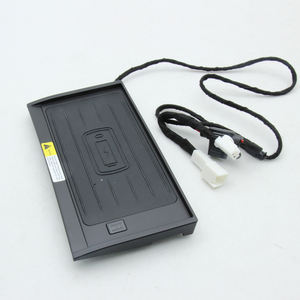 急速充電対応 フォーチュナー 2016-2020 車載ワイヤレス充電器 スマホホルダー - Product Image 6