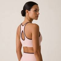 Soutien-gorge de sport court pour femme, tendance et de haute qualité, avec décolleté en V, découpe au dos en forme de larme et bordure contrastante, idéal pour le yoga, le pilates, les activités décontractées, les sorties en extérieur, la gym et la course à pied.