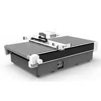 Yuchen CE gecertificeerde CNC-machine voor het snijden van schuim, carbon fiber prepreg, vlakbedplotter met automatische ophaal.