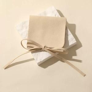 กระเป๋าใส่เครื่องประดับไมโครไฟเบอร์คุณภาพสูง ปี 2026 ผลิตตามสั่ง พร้อมโลโก้ สีตามต้องการ มีสายคล้องและกระดุม กระเป๋าใส่เครื่องประดับผ้ากำมะหยี่ - Product Image 2