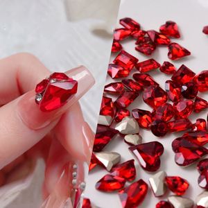 Charmes pour ongles en verre 3D en forme de cœur carré, <span class=keywords><strong>strass</strong></span> en verre <span class=keywords><strong>rouge</strong></span> étincelant, décorations pour ongles du Nouvel An pour bijoux d'ongles DIY - Product Image 1