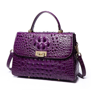 Borsa da Donna con Motivo Pelle di Coccodrillo, Realizzata in Vera Pelle <span class=keywords><strong>e</strong></span> con Dettagli in Pelle Bovina - Product Image 2