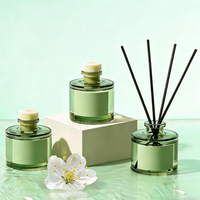 Diffuseur d'ambiance premium en verre de 50 ml, parfum longue durée avec bâtonnets en rotin, idéal pour la chambre à coucher