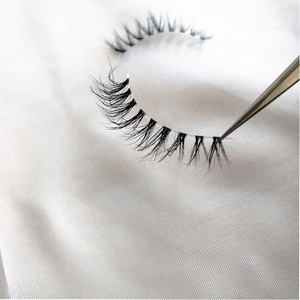 Wholesale Private Eyelashes 100% Handmade Bottom Lashes Transparent Clear Band 3D Mink Eyelash with Custom Eyelash Packaging Box