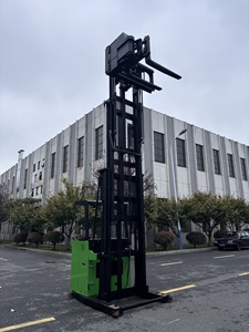 מלגזה תלת-כיוונית עם מגדל הרמה, מלגזה להרמת אנשים, מלגזה להערמה במקומות צרים (VNA) - Product Image 3