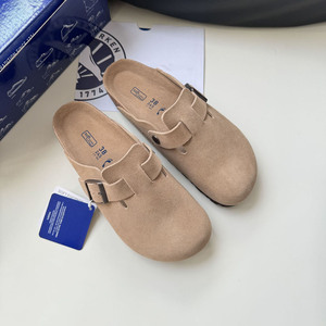 Dropshipping Sandales plates d'extérieur de haute qualité en <span class=keywords><strong>cuir</strong></span> véritable Boston Clogs Pantoufles en fourrure de créateur pour hommes et femmes - Product Image 4