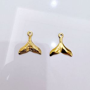 Breloques queue de baleine animal Accessoires de <span class=keywords><strong>fabrication</strong></span> de <span class=keywords><strong>bijoux</strong></span> en acier inoxydable PVD plaqué or 18 carats Pendentif queue de sirène <span class=keywords><strong>Grossiste</strong></span> - Product Image 5