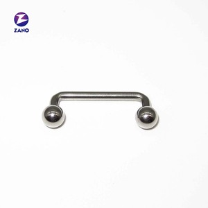 Joyería corporal de titanio G23 Barra de superficie plana de titanio de calibre 16 con agujeros altamente pulida - Product Image 5