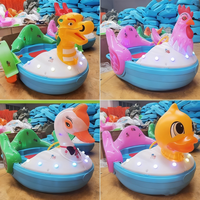 Bateau à manivelle pour enfants en PE ultra-sûr, design mignon en forme de canard, équipement de jeu aquatique pour parcs d'attractions, usage domestique et entreprises de location