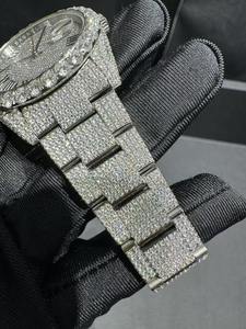 Montre en diamant Oud Mossinate entièrement sertie de pierres, qualité supérieure, idéale pour les fêtes et les occasions, disponible à un prix compétitif depuis l'Inde. - Product Image 4