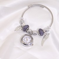 Jam Tangan Gelang Terbuka Model Cuff Bangle Quartz dengan Liontin Bunga Berhias Manik-Manik untuk Wanita, Jam Tangan Pasangan dari Baja Anti Karat, Perhiasan Jam Tangan Grosir