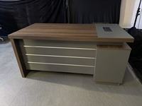 Bureau de direction moderne en MDF de haute qualité, station de travail électrique durable, mobilier de bureau à prix avantageux, vente en gros