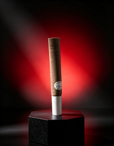 Tube de sérum pour les yeux en PE brun <span class=keywords><strong>mat</strong></span>, conteneur vide pour crème contour des yeux avec embout de massage en silicone en forme de gourde, impression personnalisée OEM pour soins de la peau - Product Image 4