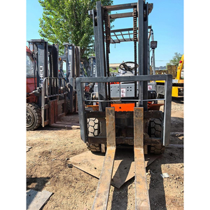 Chariot élévateur diesel d'occasion à vendre, avec siège, batterie, capacité 2 tonnes, 3 tonnes, fourches maximales - Product Image 2