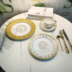 Ensemble de vaisselle en porcelaine en gros, service de table en os fin, 4 pièces : assiettes et tasses - Product Image 3