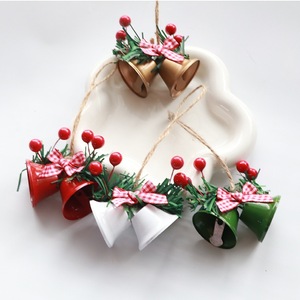 Campanella a Forma di Fiocco di Neve a Cinque Stelle in Ferro Fatto a Mano JQ, Ornamento Natalizio con Bacche Stampate UV Impermeabili, Decorazione da Appendere all'Albero di Natale - Product Image 5