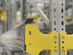 Sistema de estanterías de almacén con radiocontrol para carga pesada, para almacenamiento automatizado de palets y operaciones de manipulación de materiales - Product Image 2