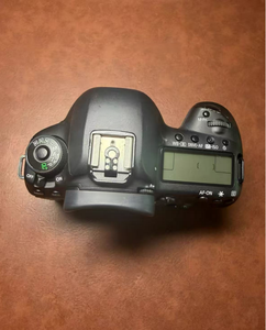 Appareil photo reflex numérique plein format EOS 5D Mark IV d'occasion, 30,4 MP, vidéo 4K, autofocus 61 points, Wi-Fi intégré, machine professionnelle performante - Product Image 3