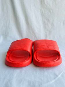 Ciabatte Rosse da Donna con Tomaia in PU e Suola in EVA Antiscivolo per Interni Tutte le Stagioni Taglie 36-41 - Product Image 3