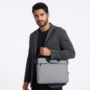 Sac fourre-tout pour ordinateur portable avec logo personnalisé, sac à bandoulière réglable pour le travail et les voyages, grande capacité, sac fourre-tout portable en Oxford - Product Image 4
