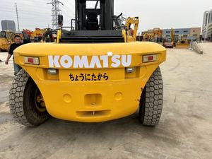 Montacargas Diésel Komatsu FD200 Usado de 20 Toneladas para Trabajo Pesado, Original de Japón, para Manejo de Carga en Contenedores y Puertos - Product Image 2