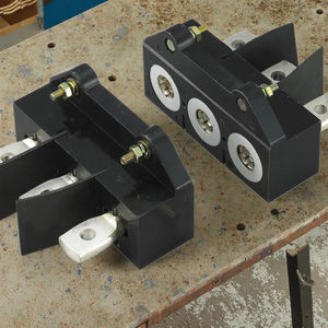 Accessoires pour disjoncteurs à boîtier moulé <span class=keywords><strong>Plaque</strong></span> arrière insérable Câblage CM1 NSX CVS -250 400 630 Base d'isolation en cuivre et plastique 50Hz - Product Image 2