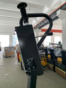 500kg Walk Behind Double Drum Baumaschinen Vibrierende Erdverdichter-Vibrations-Straßen walze mit Kama 178Fse - Product Image 2