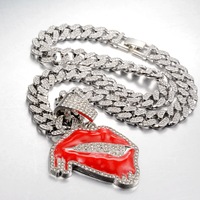 Pendentifs en émail lèvres de cristal Hip Hop pour hommes, pendentif de rappeur personnalisé, pendentif de mode dessin animé personnalisé, colliers breloques en gros