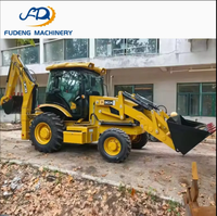 Chargeuse-pelleteuse d'occasion JCB 3CX fabriquée en Chine, excellent état, moteur sur roues, charge nominale de 3 tonnes, puissance de 63 kW, à vendre à prix réduit