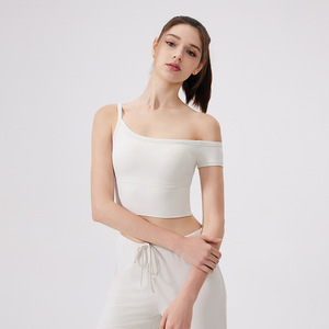 Débardeur de yoga asymétrique à une épaule pour femme, coupe ajustée, soutien-gorge de sport rembourré, respirant, pour Pilates et entraînement, vente en gros OEM ODM - Product Image 2