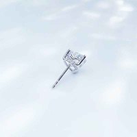 Romantische Herzförmige Funkelnde 3-Krappen Herzschliff Pt950 Platin Labor-Gezüchteter Diamant Einzel-Ohrstecker Flache Rückseite Herz-Ohrringe