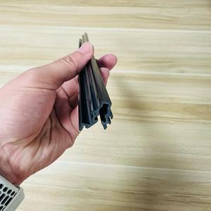 Tùy chỉnh PVC nhựa đùn hồ sơ lan can bao gồm các thành phần trong nhà ngoài trời trang trí TRIM cho cầ<span class=keywords><strong>u</strong></span> thang ban công siê<span class=keywords><strong>u</strong></span> thị - Product Image 5