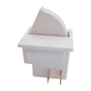 Interrupteurs de réfrigérateur certifiés CE 2A/250V 6A/125V Blanc & Noir Momentané ON-(OFF) pour lampes de porte Réfrigérateurs - Product Image 1