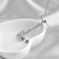 Collar conmemorativo de ceniza de hueso colgante de botella de perfume con forma de hacha de acero inoxidable