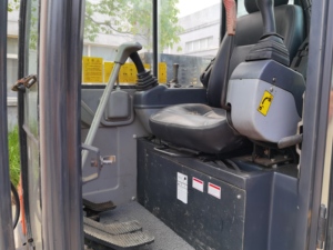 Mini-excavatrice sur chenilles Hitachi ZX30U d'occasion de 3 tonnes, certifiée CE, prête à être expédiée, excavatrice à bras court à oscillation zéro - Product Image 6