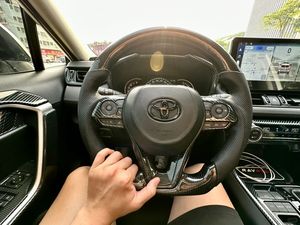 Depósito RAV4 2024 compacto SUV combustible coches Elite versión barata Toyota Rav4 Rav 4 Le 2019 Rongfang 2020 híbrido para la venta - Product Image 6