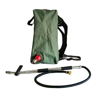 Pompe à dos portable <span class=keywords><strong>flexible</strong></span> pour lutte contre les incendies, pulvérisateur à dos de 20 L (5 gallons) avec construction en tissu Oxford durable et en PVC - Product Image 1