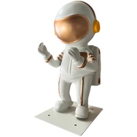 Sculpture d'astronaute colorée en résine, figurine de dessin animé, accessoire de décoration pour magasin de souvenirs, cadeau personnalisé, mobilier de présentation pour fête