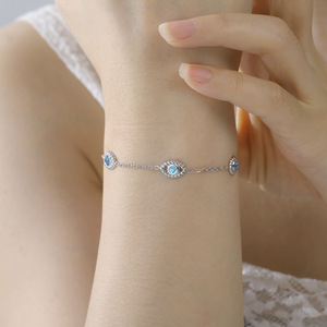 สร้อยข้อมือสแตนเลสสตีลชุบทอง 304L PVD ประดับจี้รูปดวงตาปีศาจสำหรับผู้หญิง ของขวัญสำหรับเทศกาล - Product Image 3